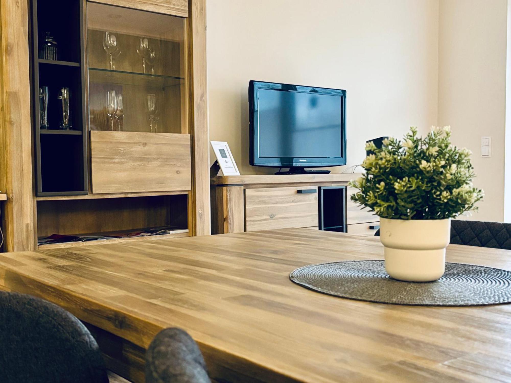 Kleine Auszeit -- Inklusive Parkplatz & Wifi, Geschirrspueler, Waschmaschine & Terrasse Mit Strandkorb -- Perfekt Fuer Urlaub & Business Шарбойц Экстерьер фото